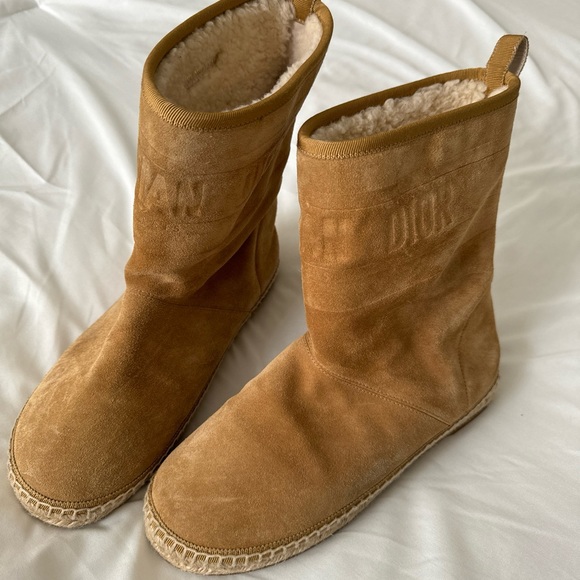 Dior Light Brown Granville Suede Ankle Boots
Size 38,5 Us 8 - Picture 1 of 8